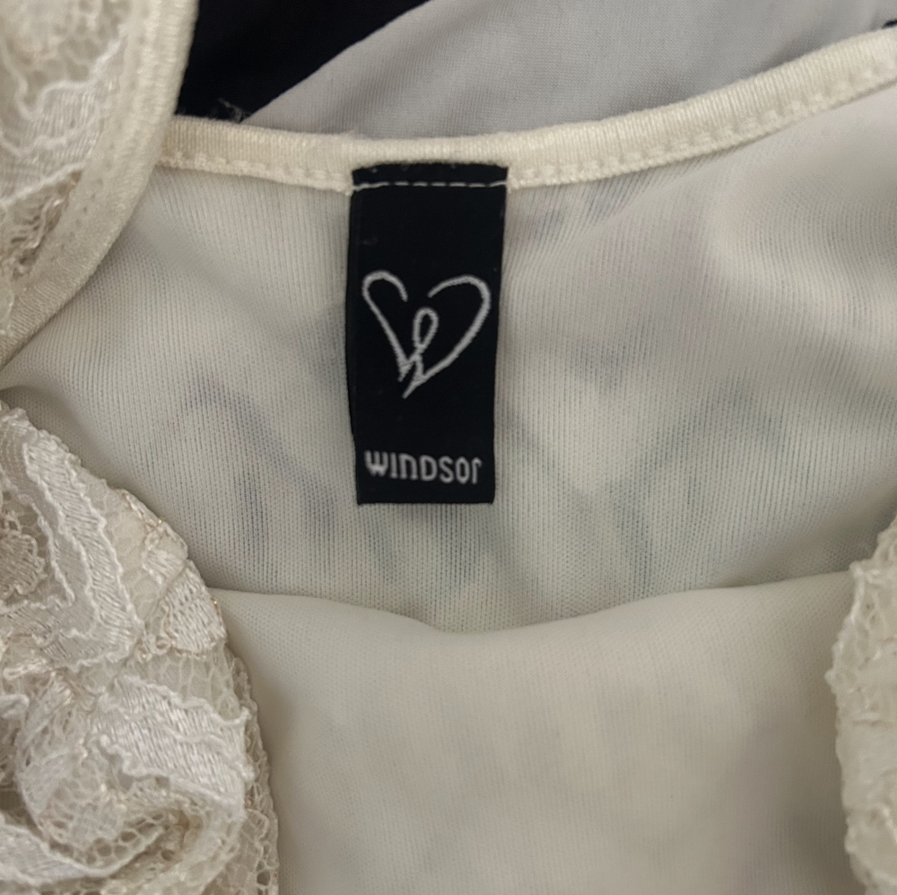 Windsor Stylish Cream Lace Dress - Picture 3 of 5